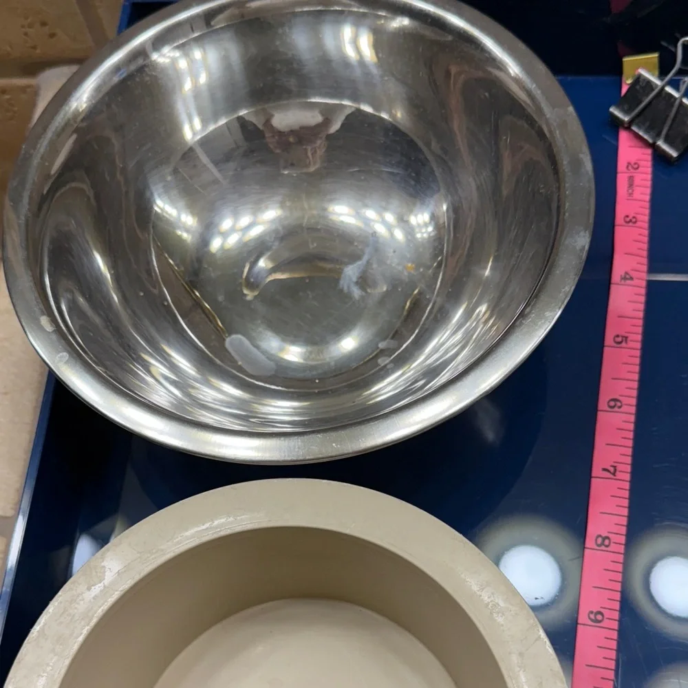 Stainless Steel and Gray dog bowls 4